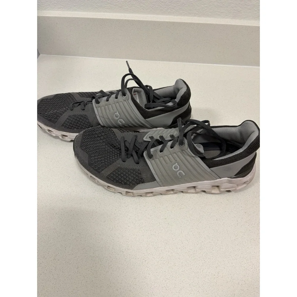 On Cloud Men's Sneakers Size 10